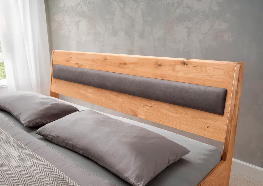 Massivholzbett 200x200 cm detail