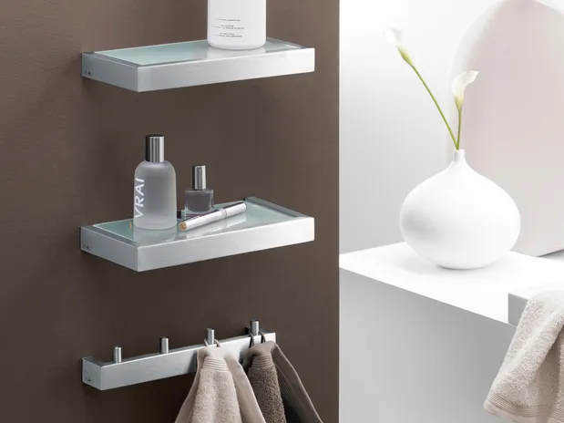 Badezimmer Haken und Ablagen