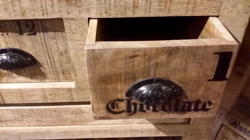 Weinregal detail