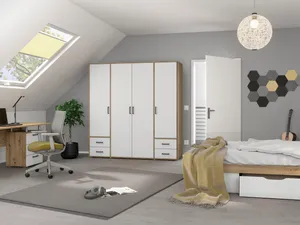 Kleiderschrank