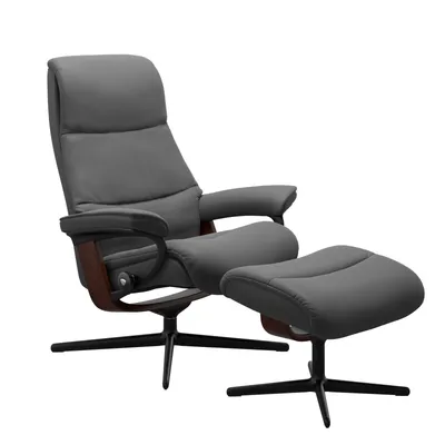 Sessel mit Hocker