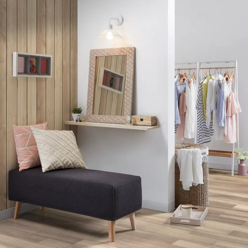 Garderobenständer detail