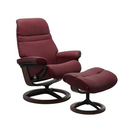 Sessel mit Hocker