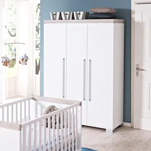 Kleiderschrank