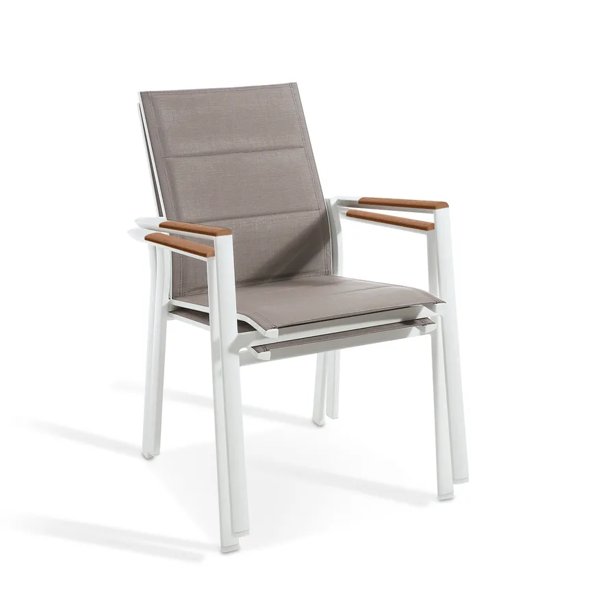 Stapelstuhl weiss detail