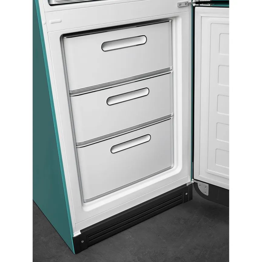SMEG Kühl-/Gefrierkombination detail