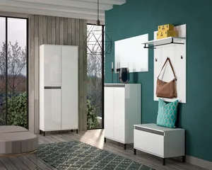 Garderobenschrank