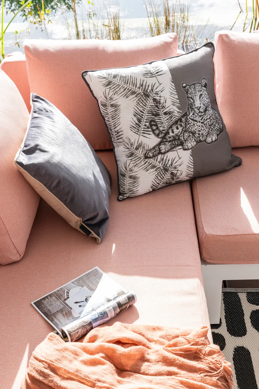 ** Lounge rechts detail