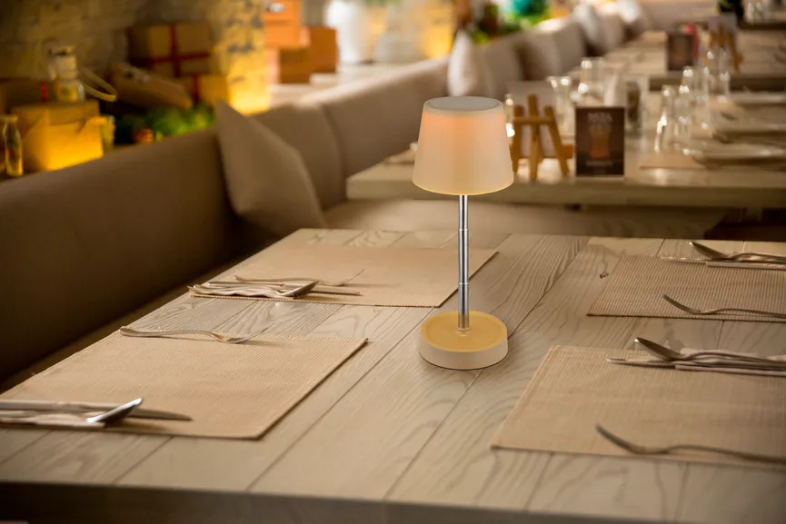 Akku-Tischleuchte "Carlos" milieu