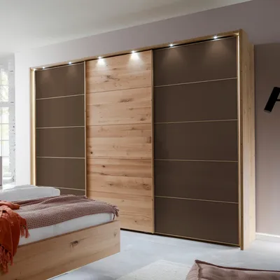 Schwebetürenschrank