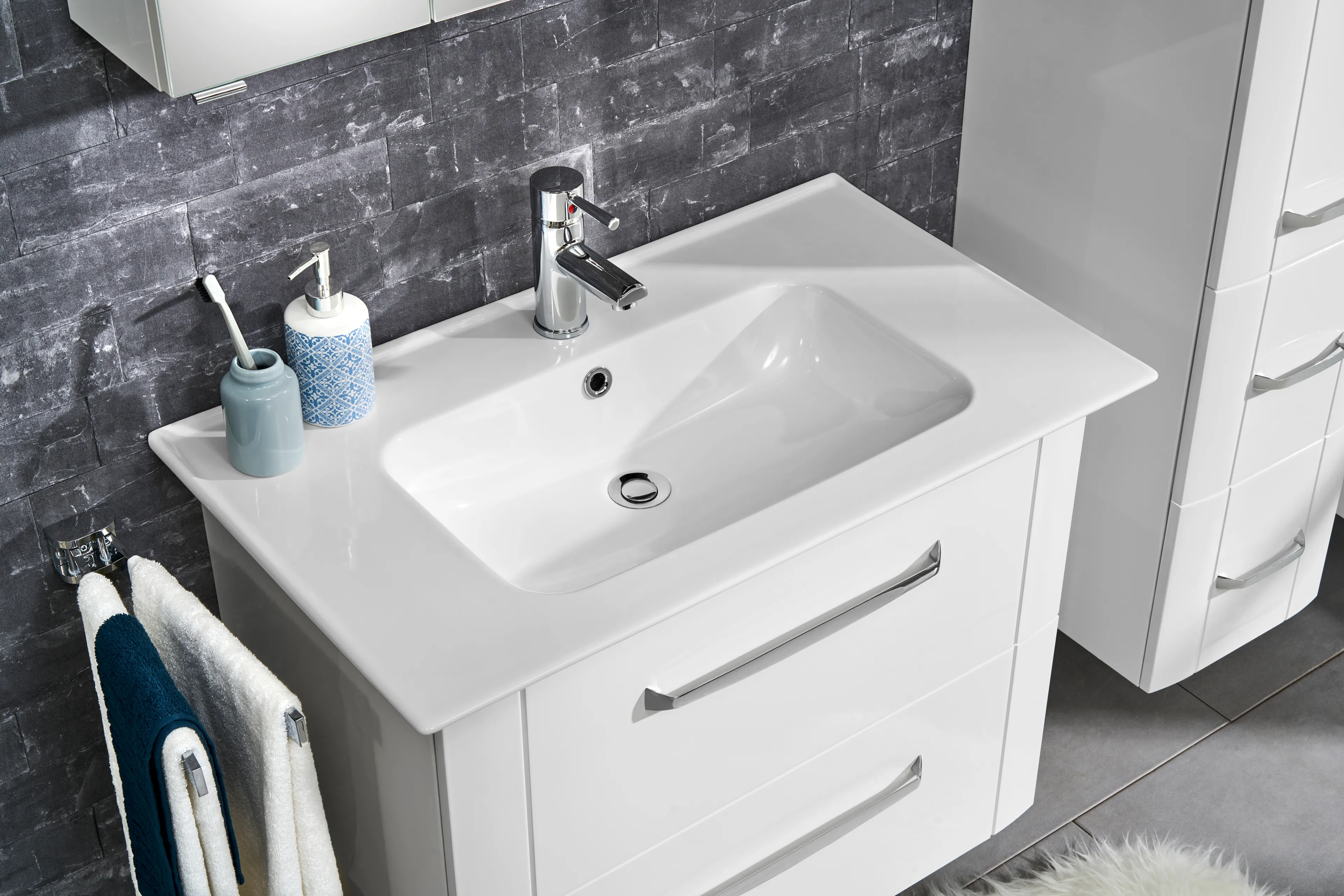 Keramik-Waschtisch PE 3006