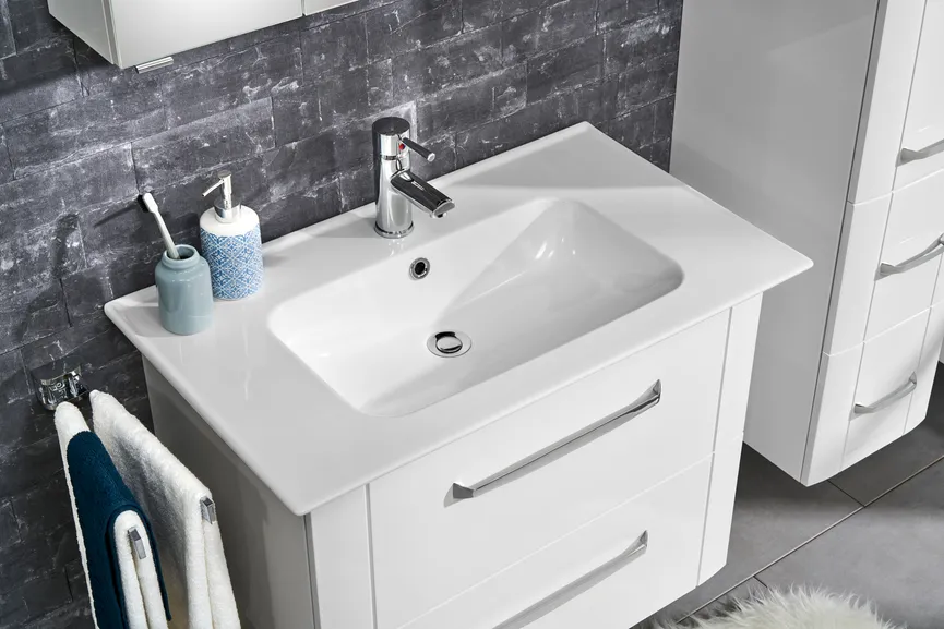 *Keramik-Waschtisch milieu