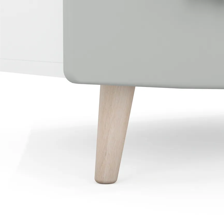 Kleiderschrank 2-trg. detail