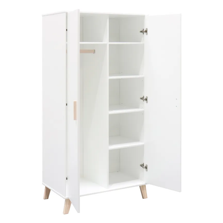 Kleiderschrank 2-trg. detail