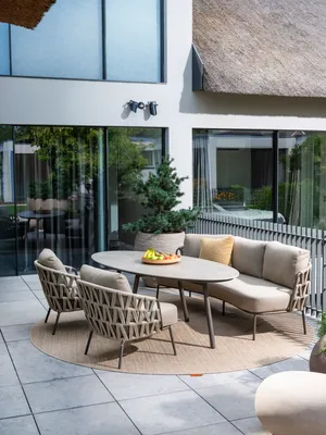 Low Dining Loungesofa