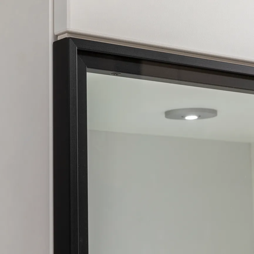 Vitrine* detail