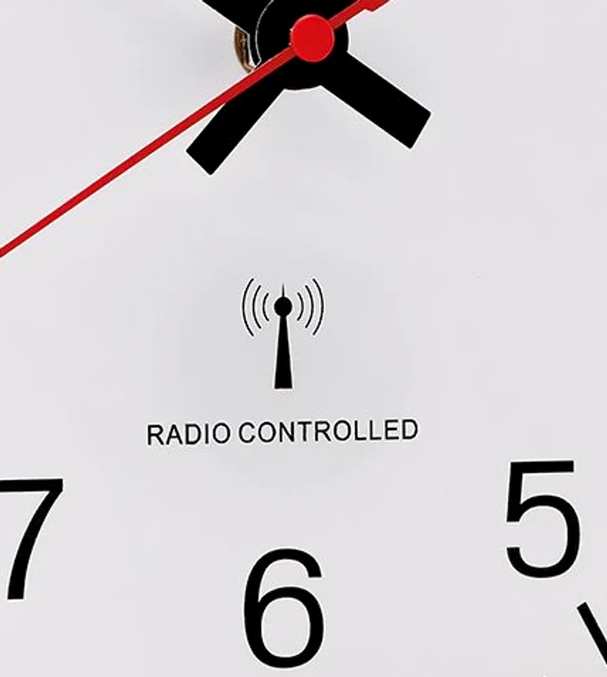 Funk-Wanduhr "Clear Line" detail