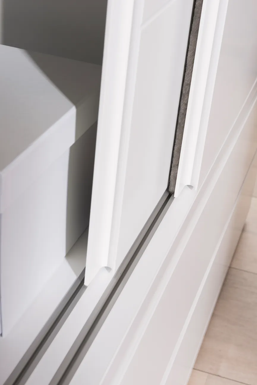 Schiebetürenschrank 2-trg. detail