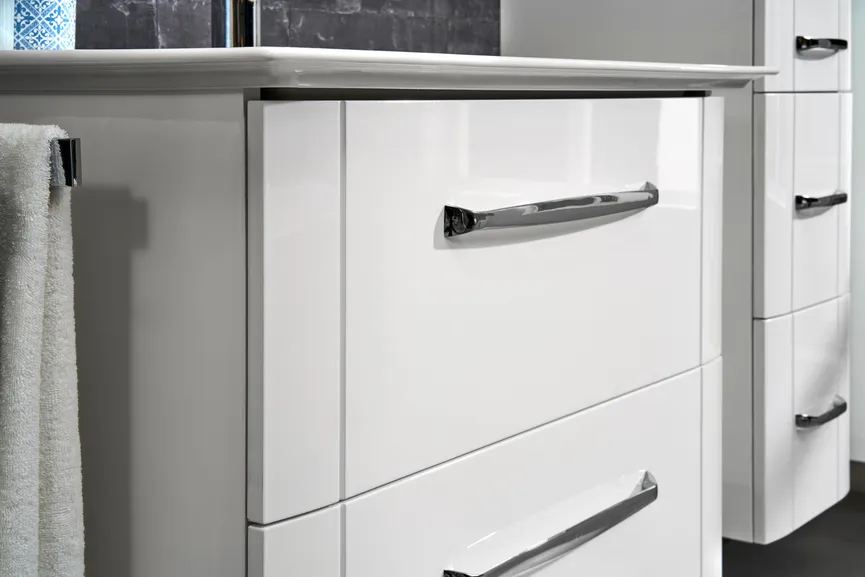 *Waschtischunterschrank detail