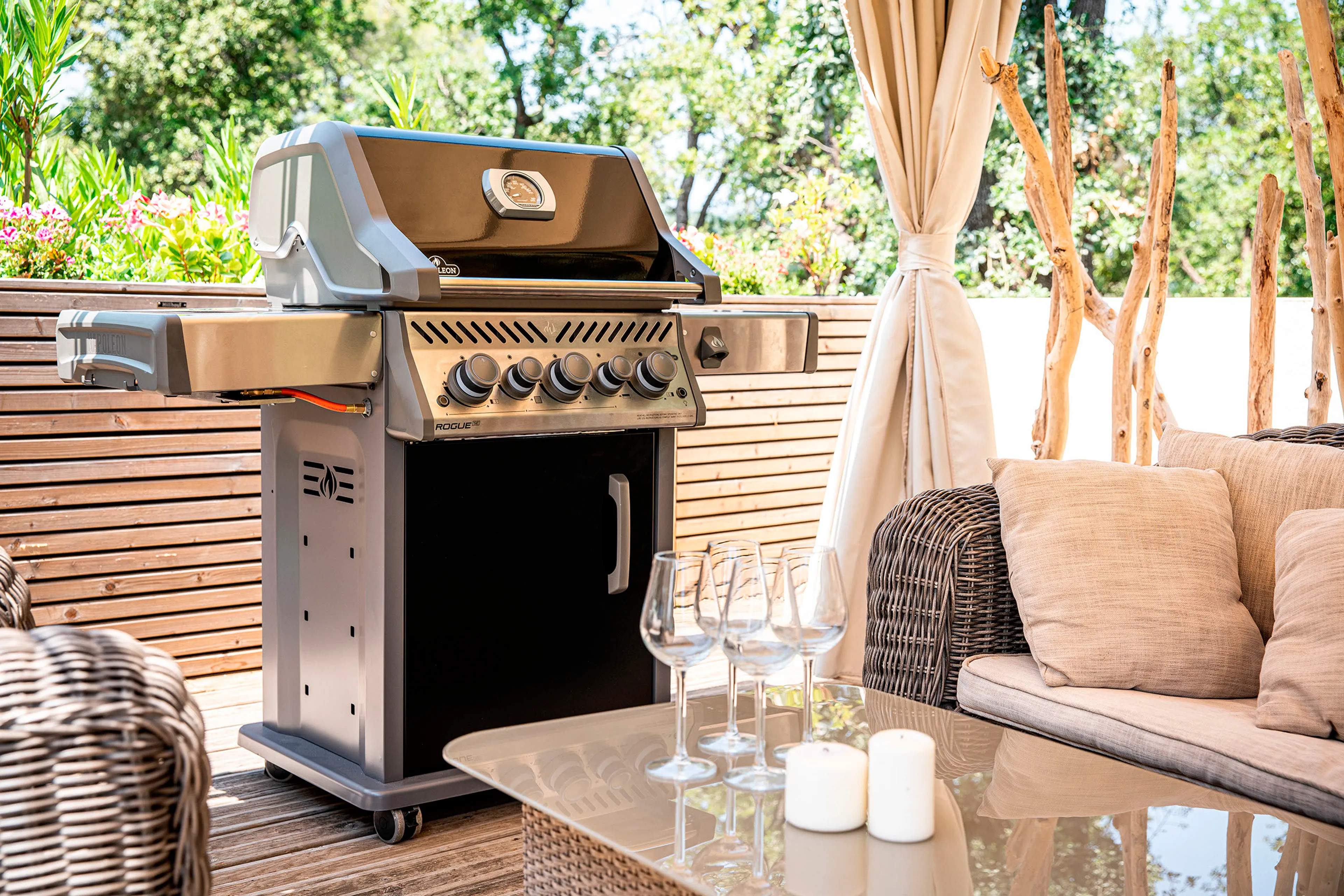 Gasgrill Rogue® SE 425 schwarz