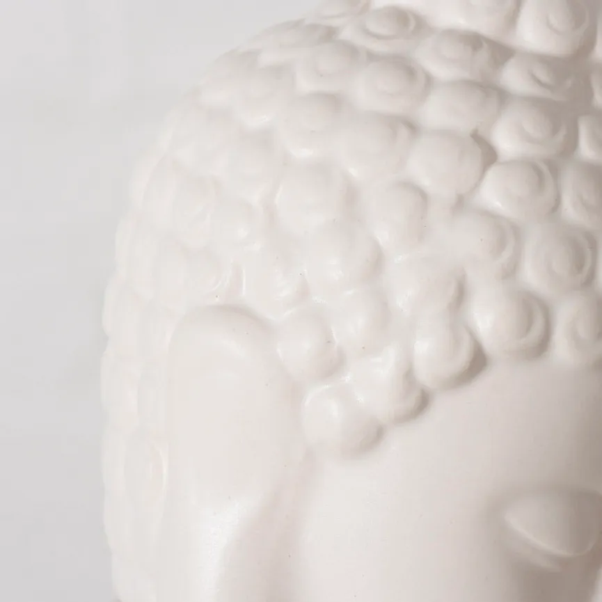 Figur "Marvona" weiß detail