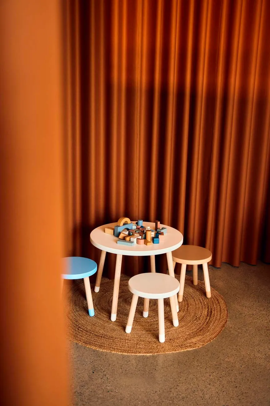 Kindertisch detail