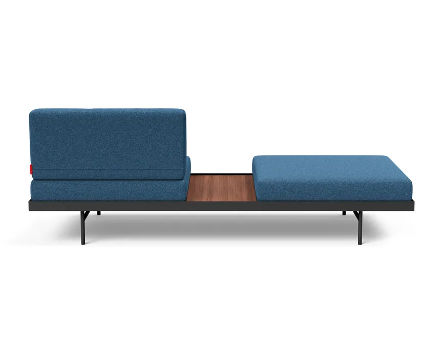 Sofa mit Walnusstisch detail