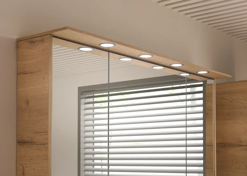 *Spiegelschrank inkl. Beleucht detail