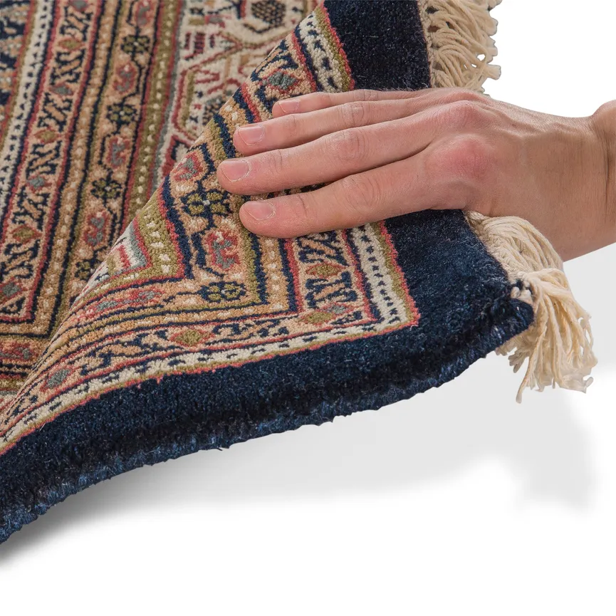 ** Orient detail