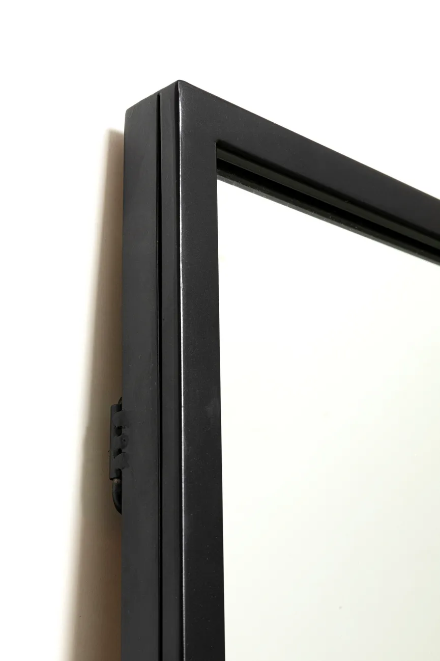 Wandspiegel "Finestra" detail