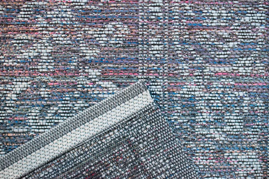 ** Outdoor detail