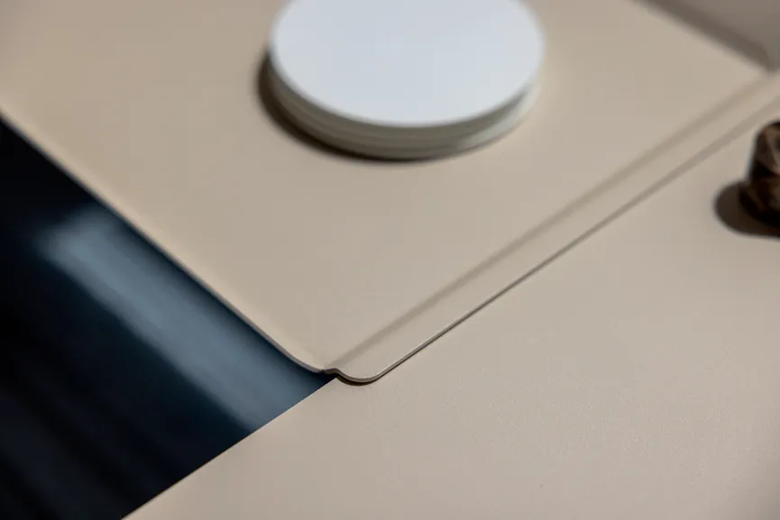 Tablet detail