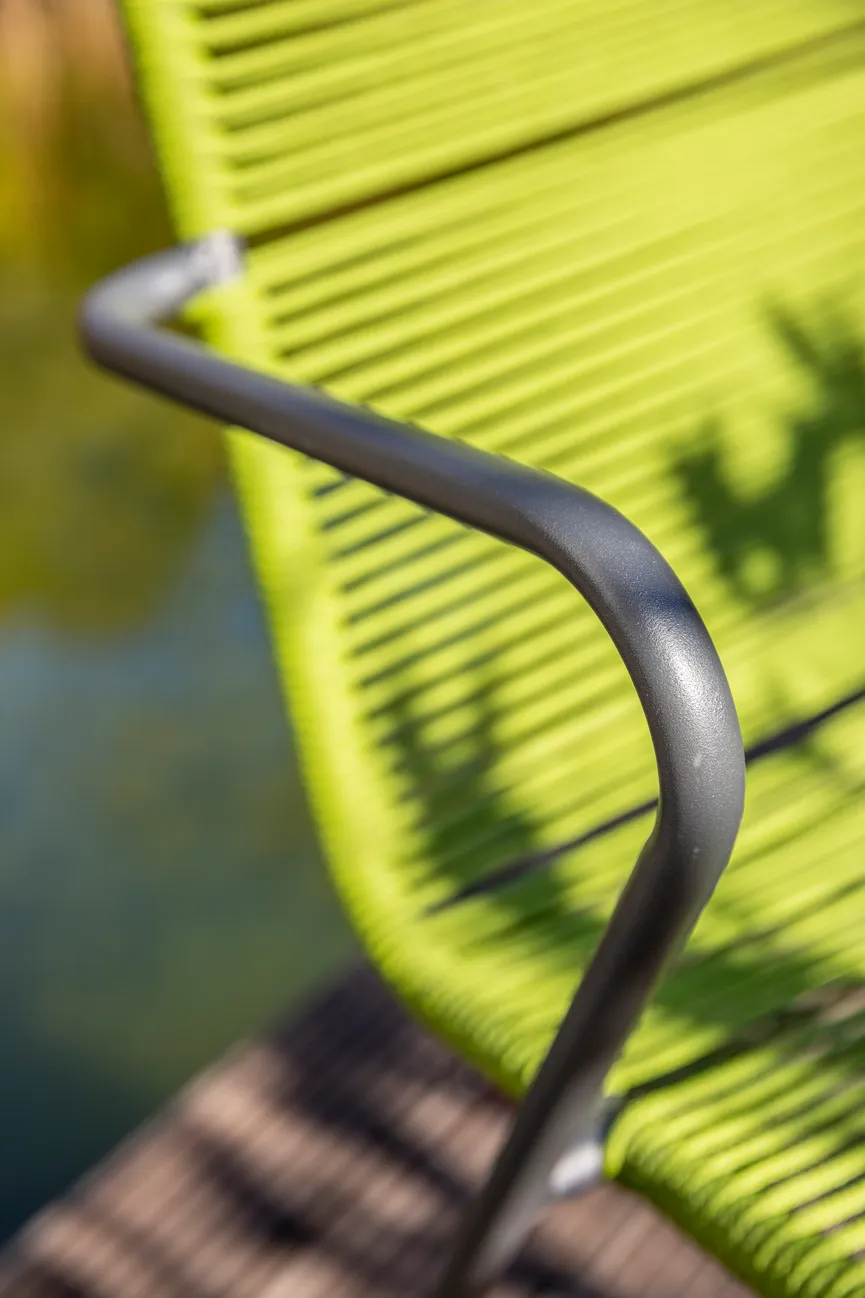 ** Gartenstuhl stapelbar detail