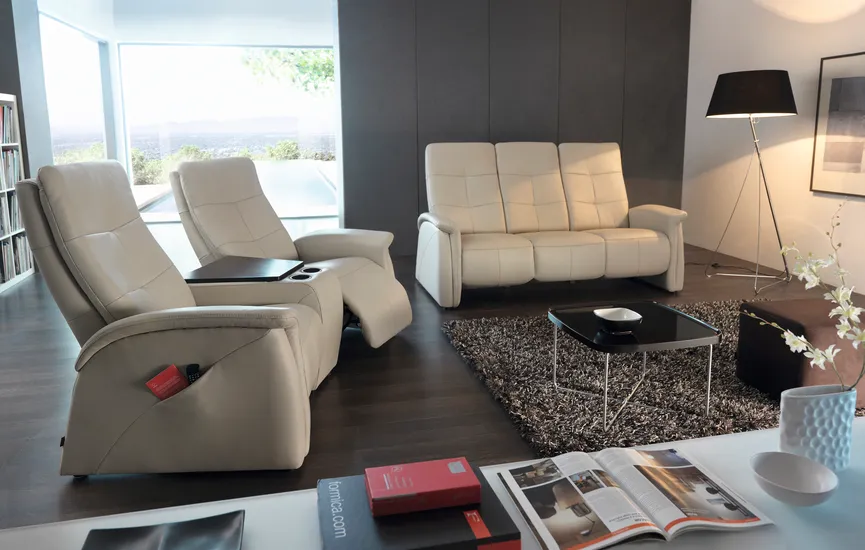Rundsofa mit Zwischentisch milieu