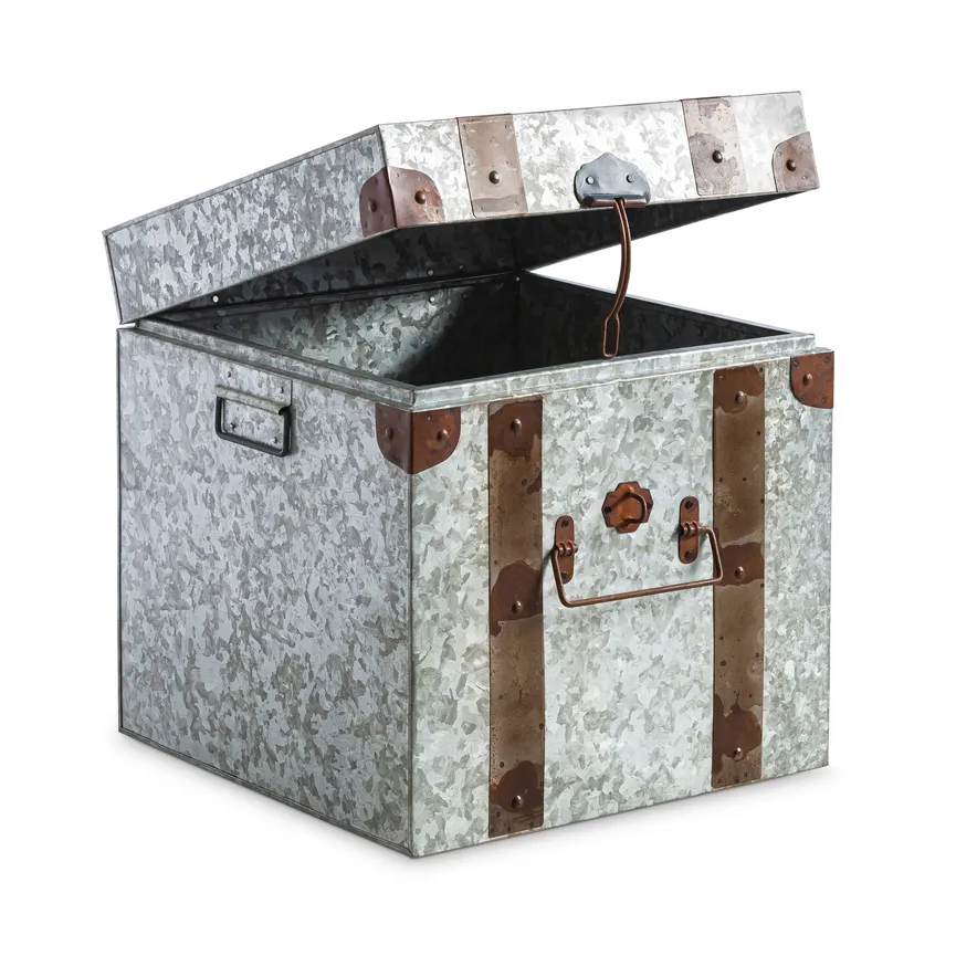 Truhe M silber detail