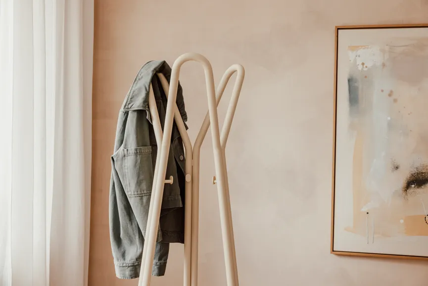 Garderobenständer detail