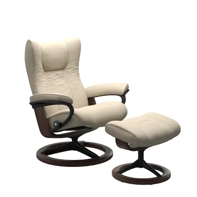 Sessel mit Hocker