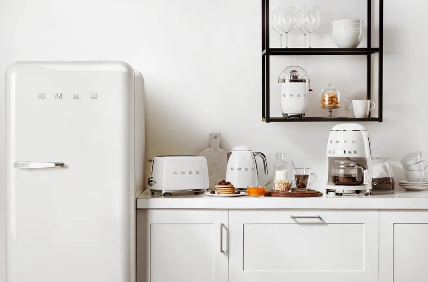 SMEG Stand-Kühlschrank milieu