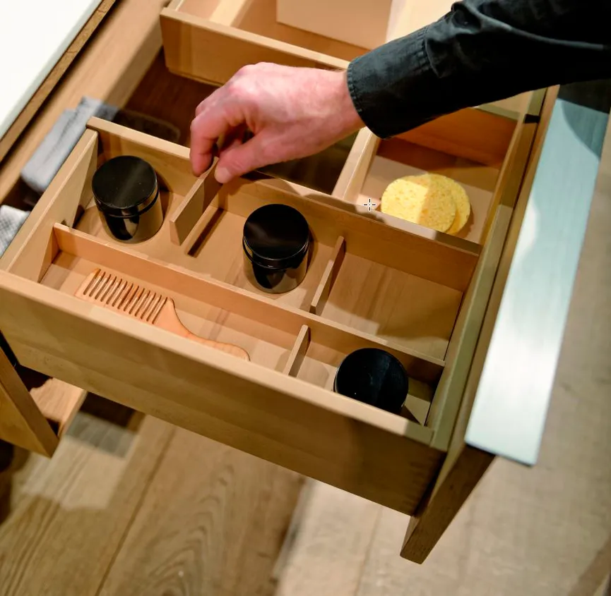 *Variabler Ladeneinsatz hauptaufnahme