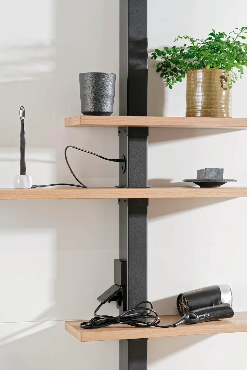 *Spiegelschrank detail