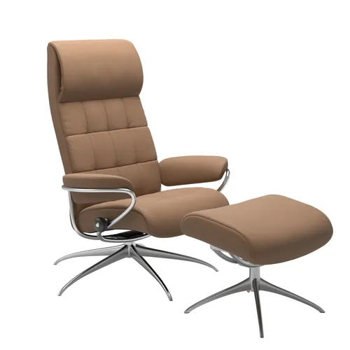 Sessel mit Hocker
