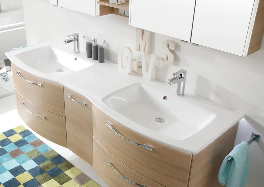 *Waschtischunterschrank detail