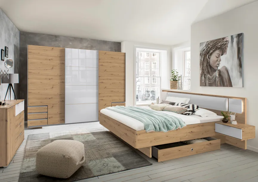 Schwebetürenschrank 3-trg. detail