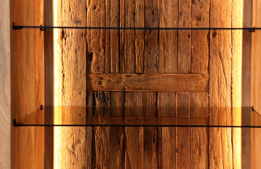Vitrine detail