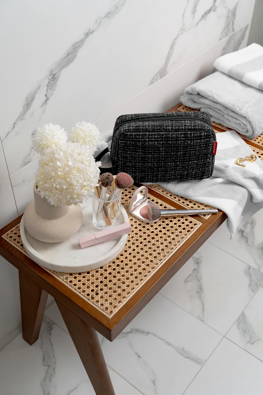 Cosmeticpouch "bouclé black" M milieu