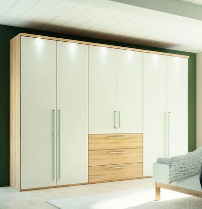 Kleiderschrank