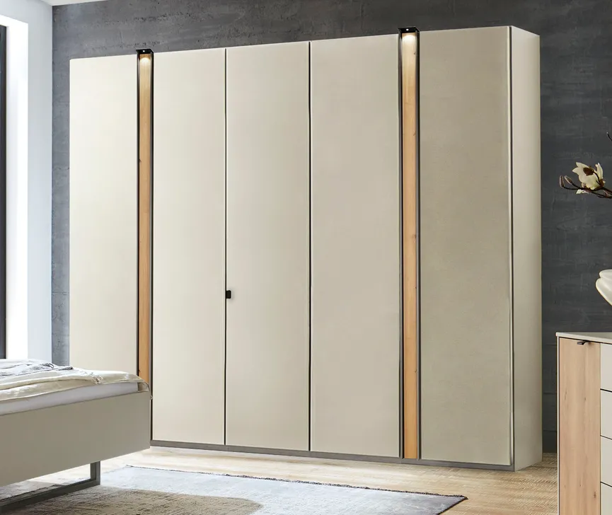 Drehtürenschrank 5-trg. hauptaufnahme