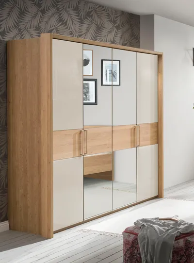Kleiderschrank