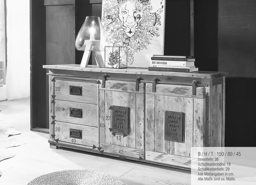 Sideboard V detail