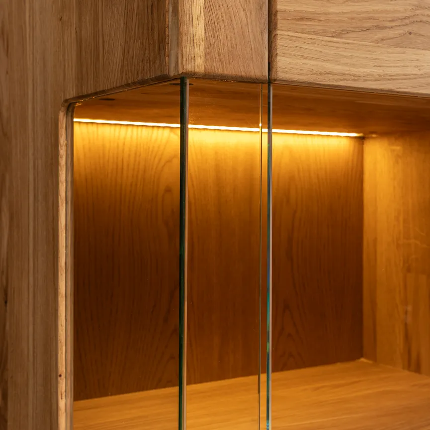 Vitrine I-R detail